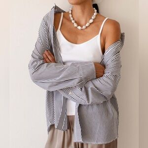 Donni. The Pop Button Down/JET STRIPE